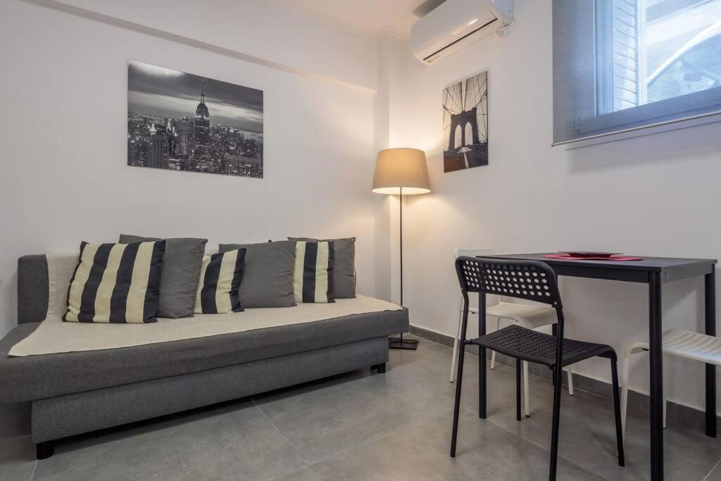 Hilton Area Brand New Comfortable Apartment Athen Exterior foto