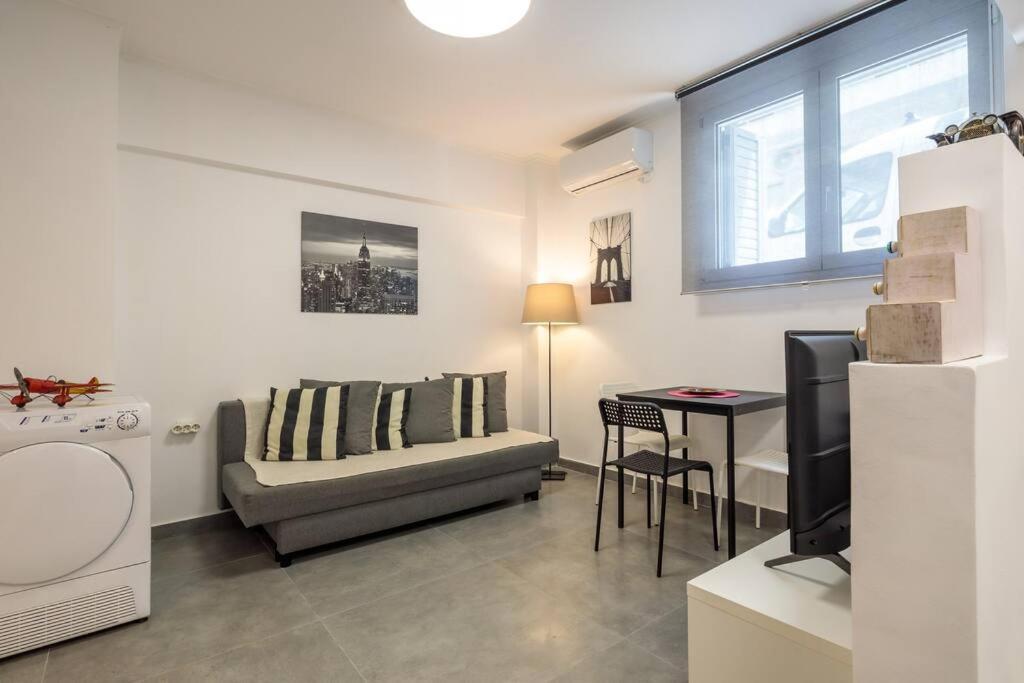 Hilton Area Brand New Comfortable Apartment Athen Exterior foto