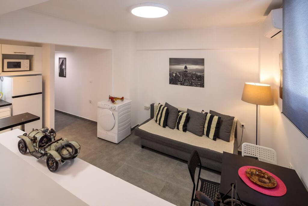 Hilton Area Brand New Comfortable Apartment Athen Exterior foto