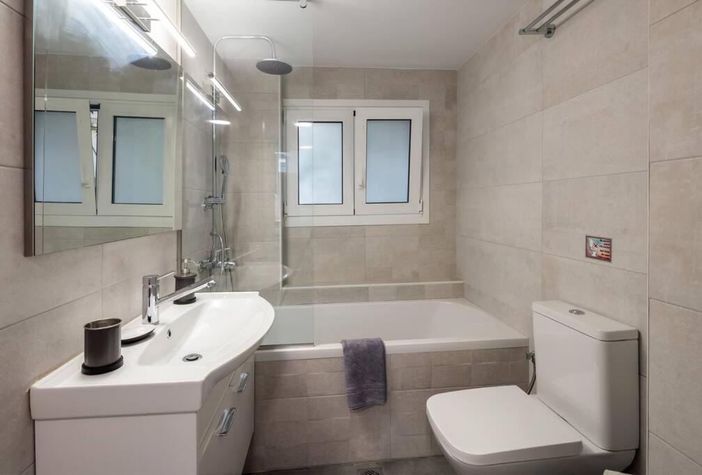 Hilton Area Brand New Comfortable Apartment Athen Exterior foto